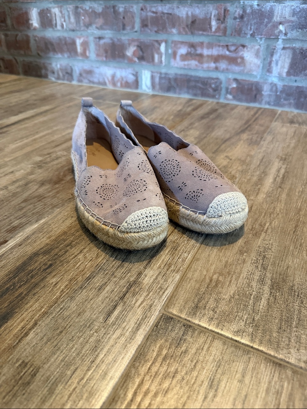 Crown Vintage Lavender Perforated Espadrille Flats